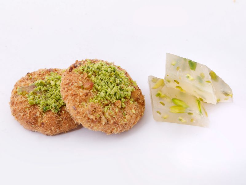کلوچه گردویی ویژه با مسقطی هل و پسته